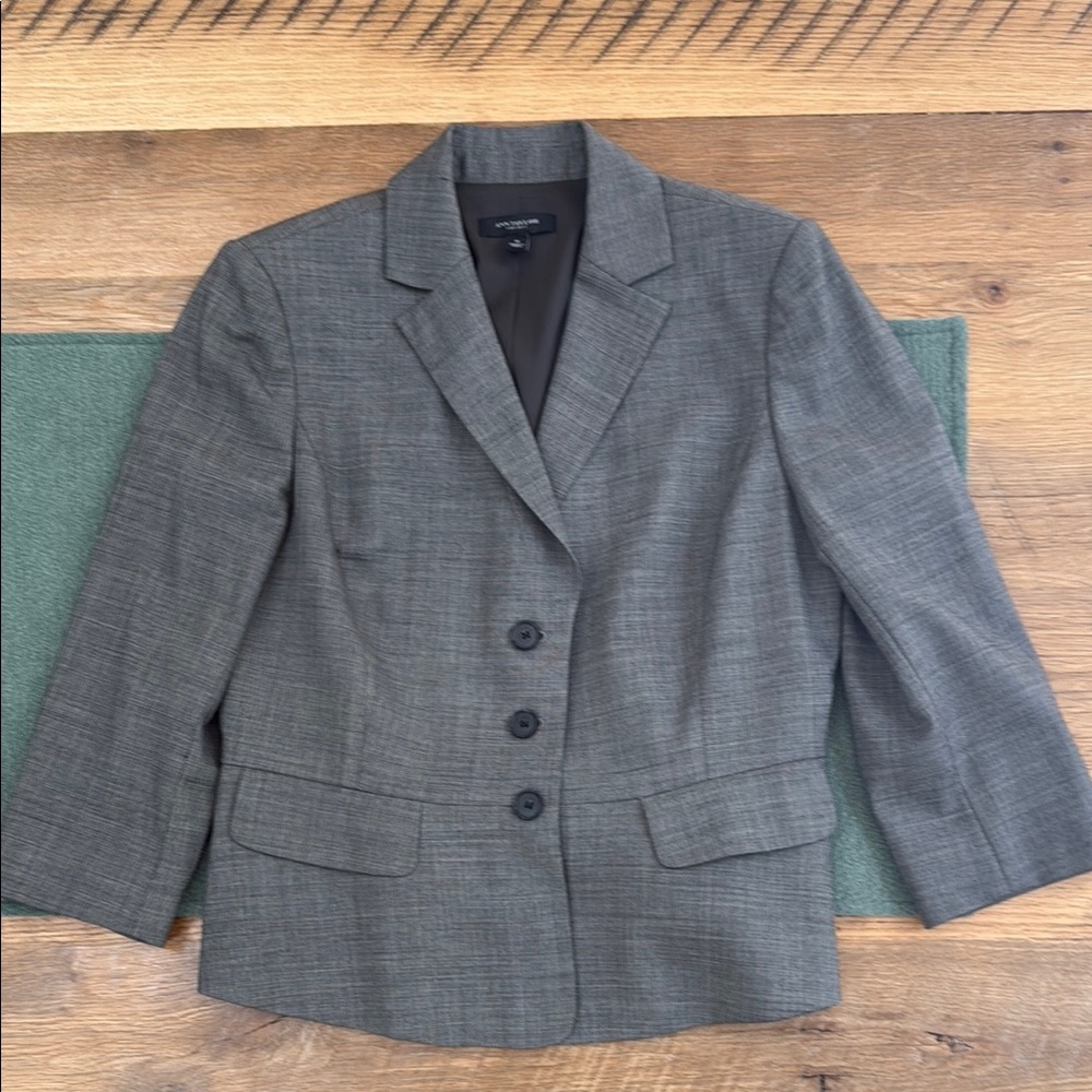 Ann Taylor 3/4 Suit Blazer - Size 8